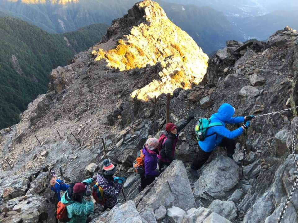2020年攀登玉山登頂前最艱辛的一段路。